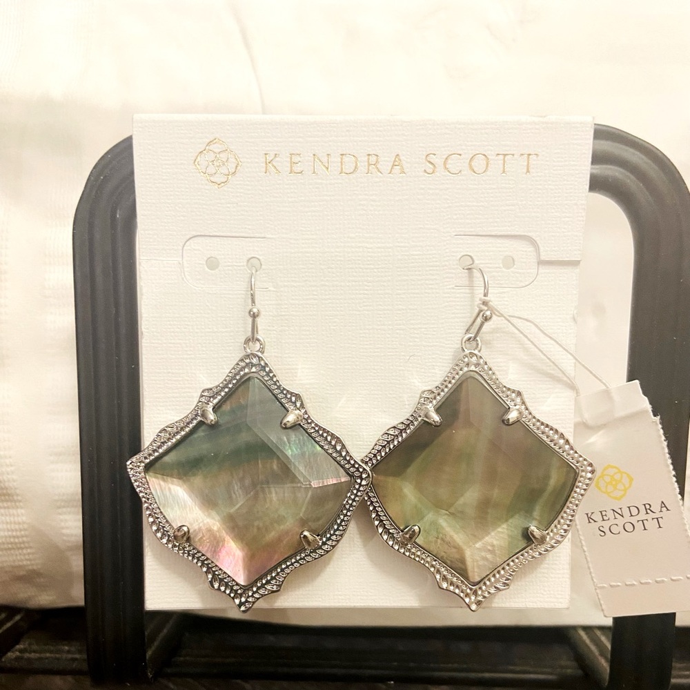 Kendra Scott, NEW, Kirsten silver with grey stone drop earrings